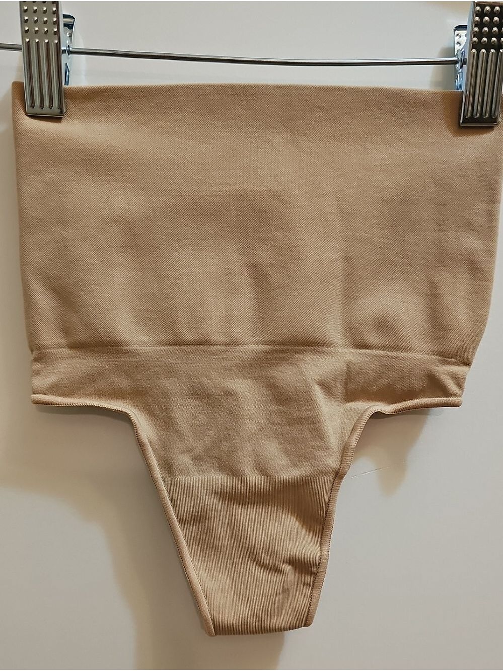 3113. NWOT SKIMS Core Control Thong